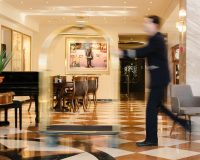 To Mediterranean Palace Hotel Καλωσορίζει το ‘The Art Dose Corner’